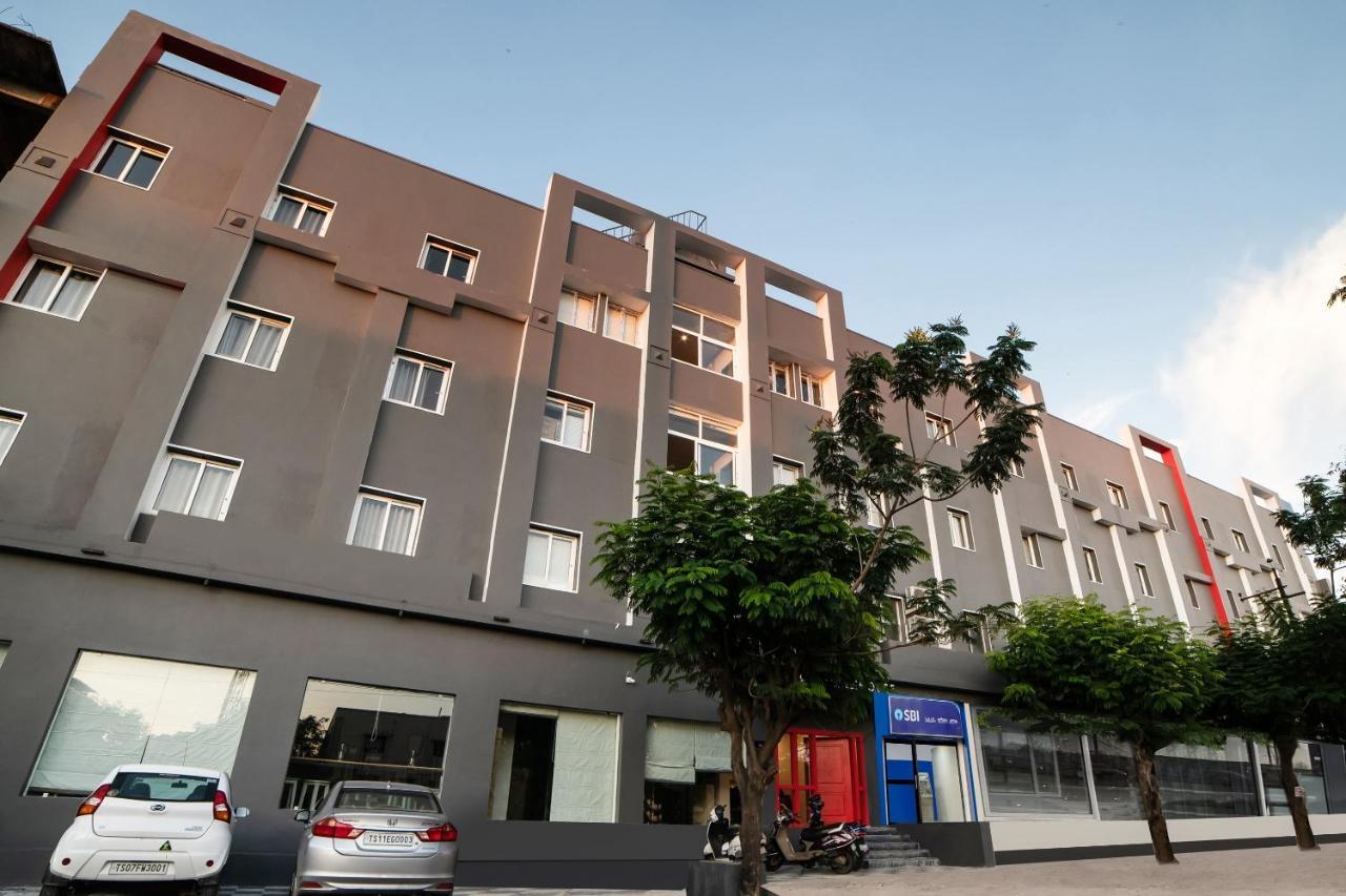 Townhouse Ss Aero Prime 호텔 샴샤바드 외부 사진