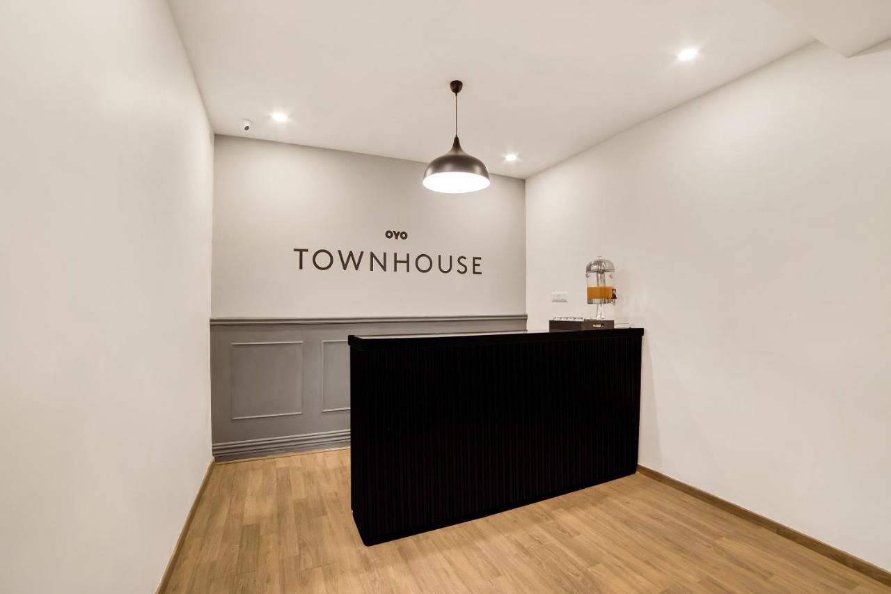 Townhouse Ss Aero Prime 호텔 샴샤바드 외부 사진
