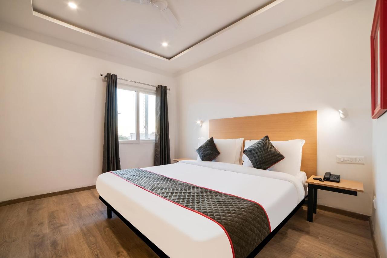 Townhouse Ss Aero Prime 호텔 샴샤바드 외부 사진