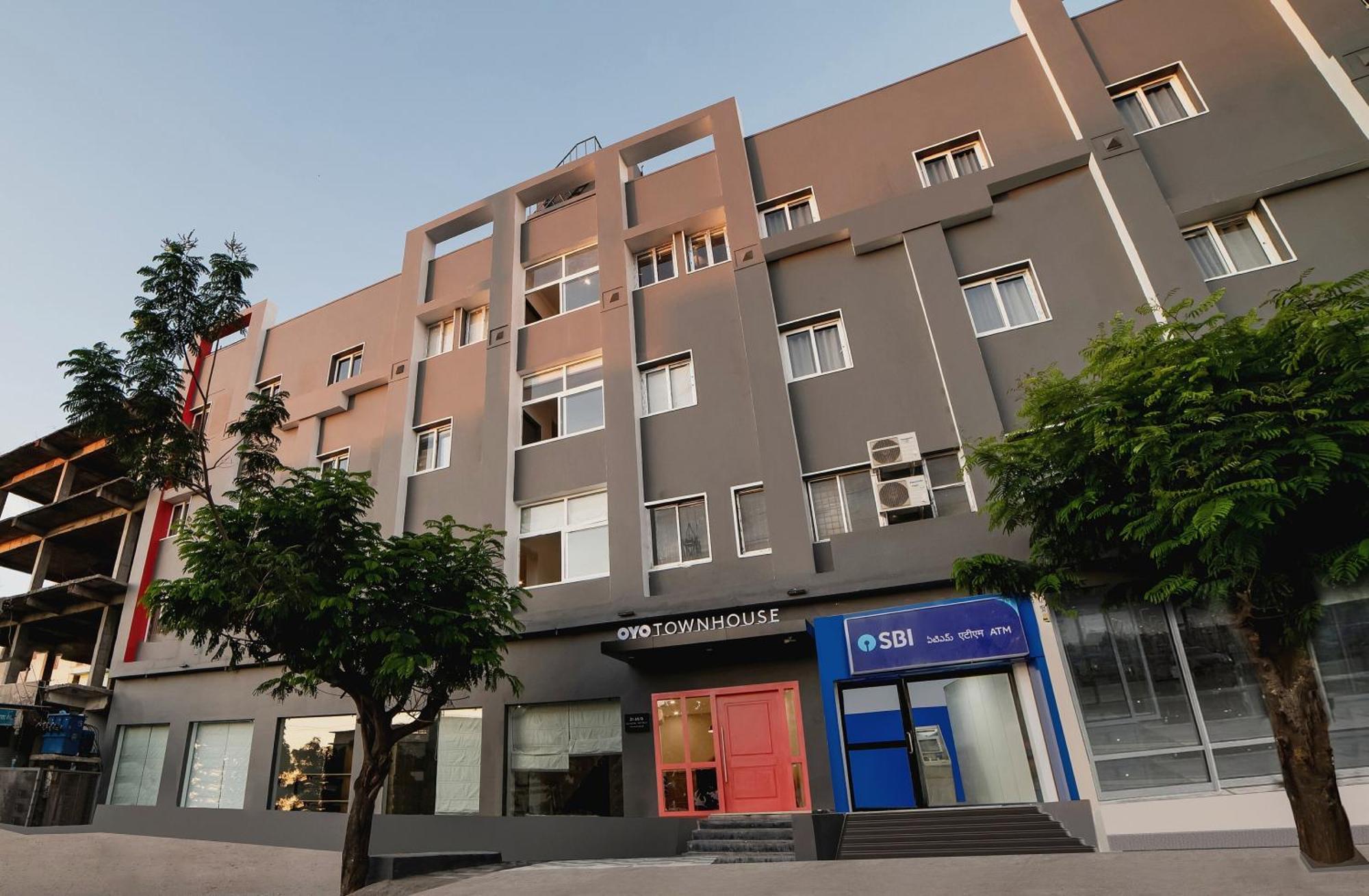 Townhouse Ss Aero Prime 호텔 샴샤바드 외부 사진