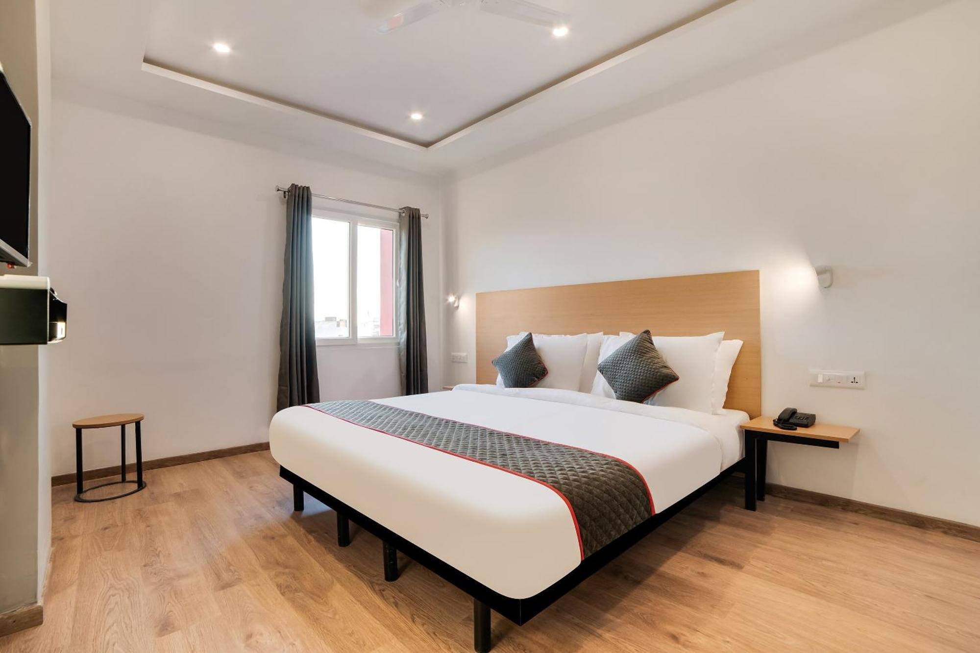 Townhouse Ss Aero Prime 호텔 샴샤바드 외부 사진