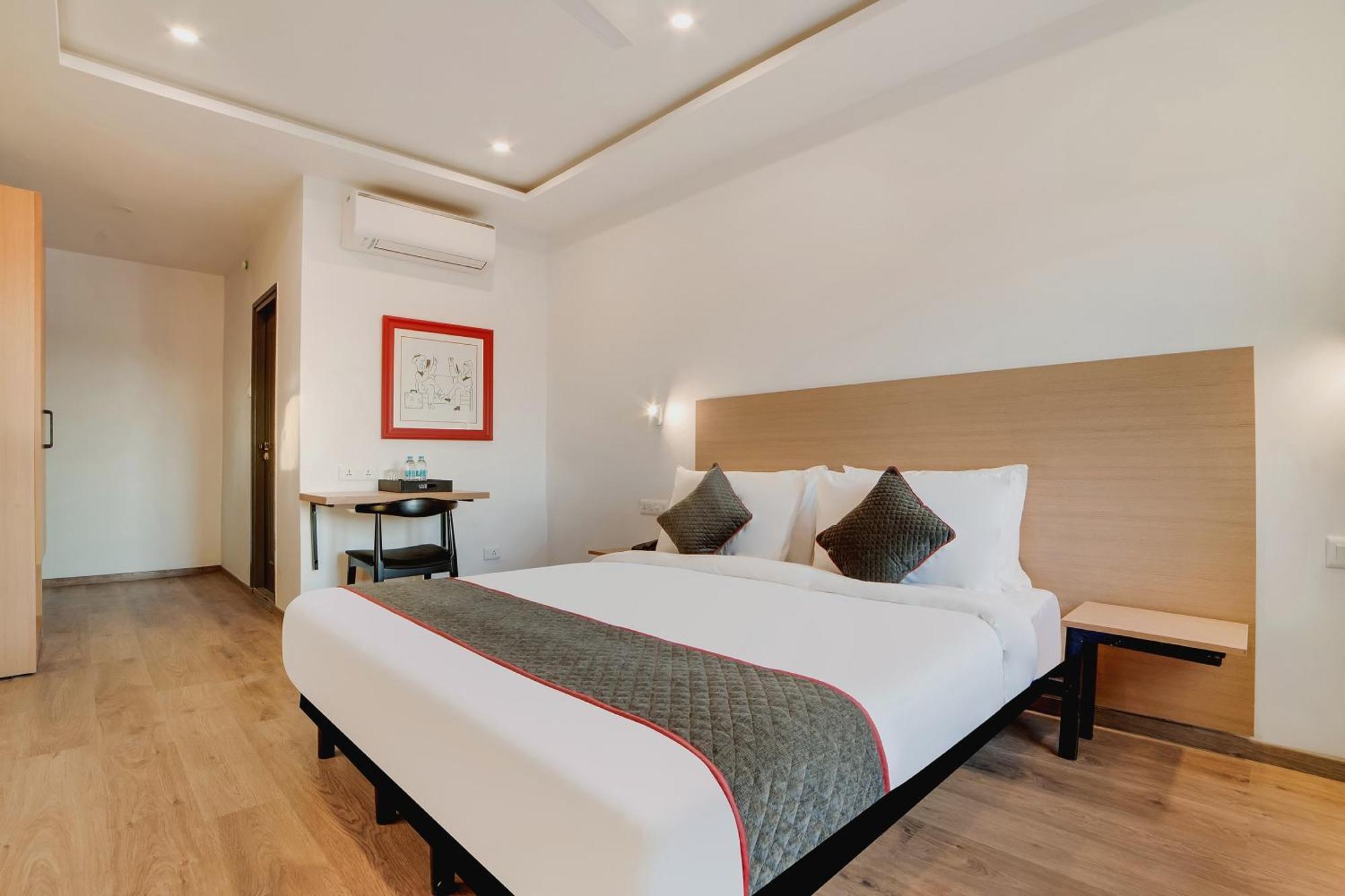 Townhouse Ss Aero Prime 호텔 샴샤바드 외부 사진